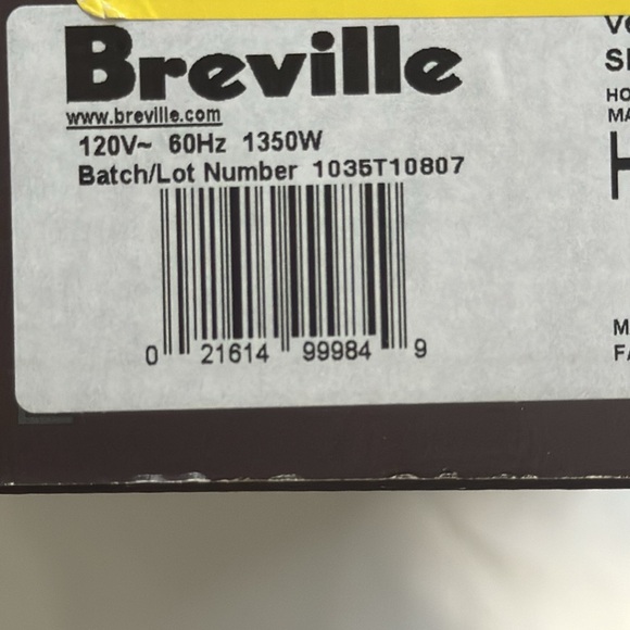 Breville Nespresso Vertuo Coffee Maker - Picture 12 of 13